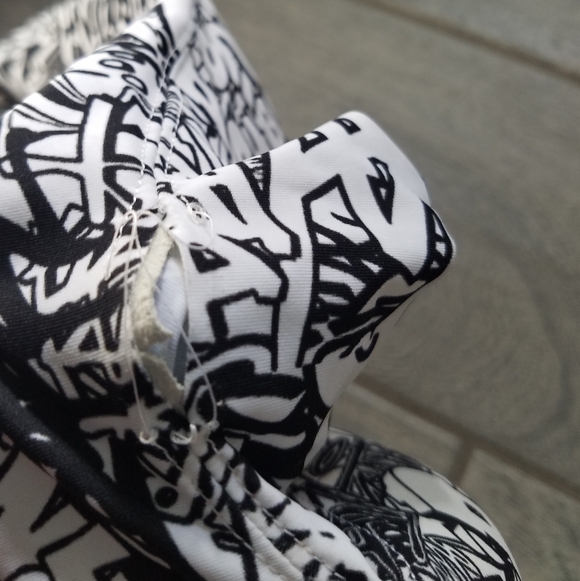 Gravitissima 100 Lycra thigh high black & white boot. - Picture 10 of 11